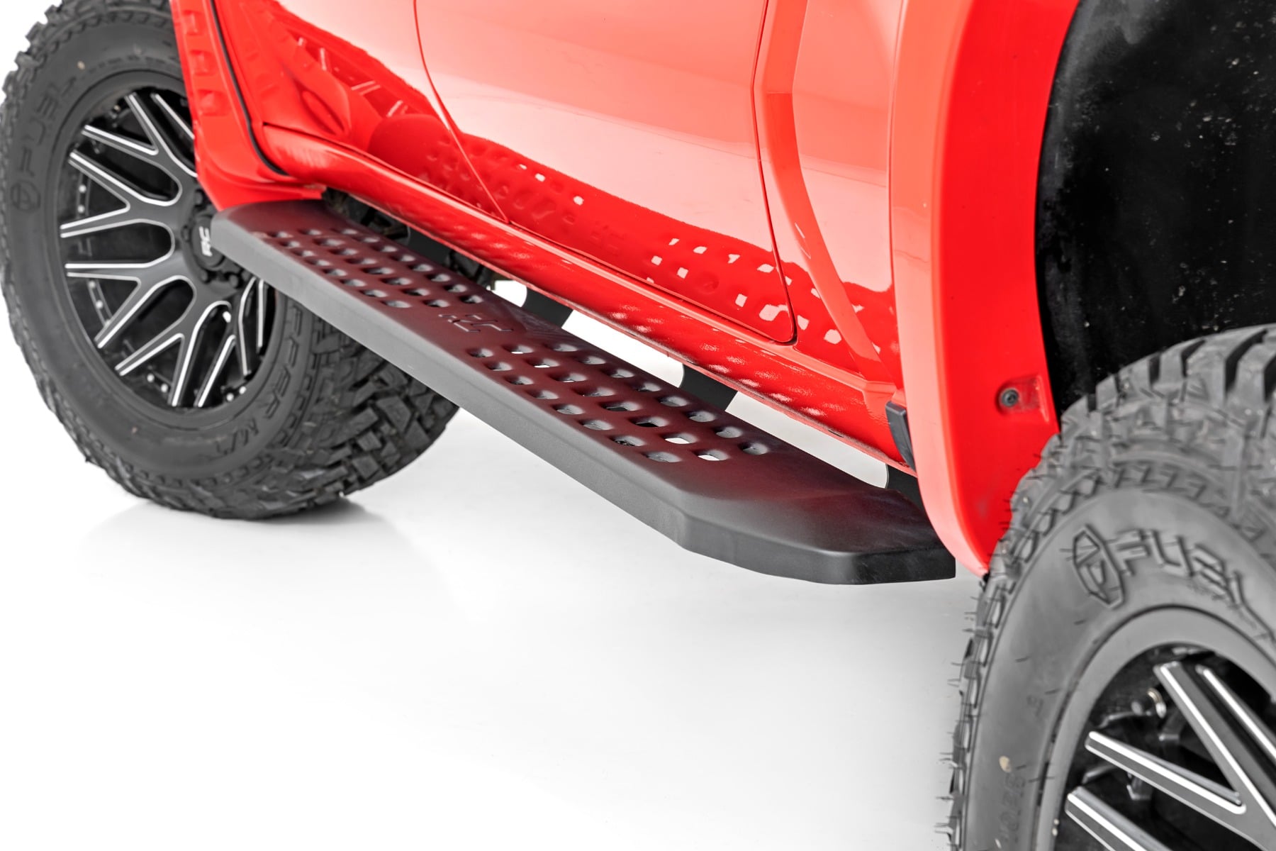 Rough Country RPT2 Running Boards Crew Cab Black Chevy/GMC 1500/2500HD/3500HD (19-26)