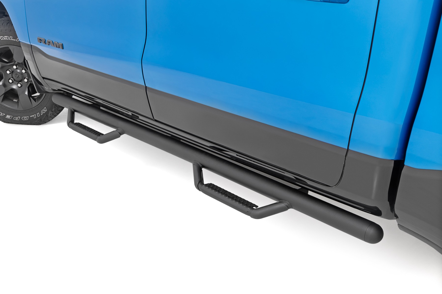 Rough Country Nerf Steps Cab Length Crew 5’7″ Bed Ram 1500 (19-26)/1500 TRX (21-24)