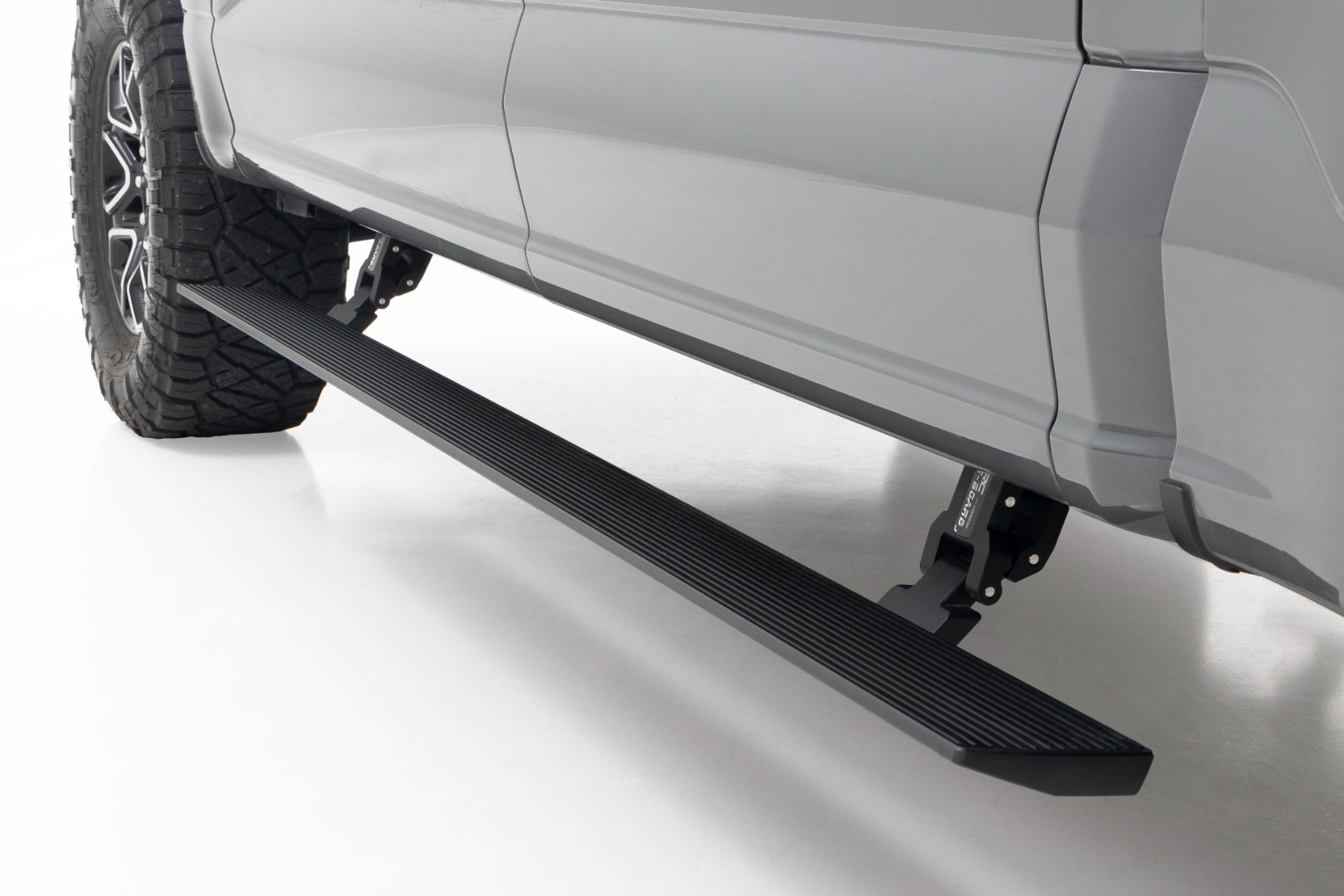 Rough Country Power Running Boards Dual Electric Motor Ford F-150/Lightning/F-250/F-350/Raptor (15-26)