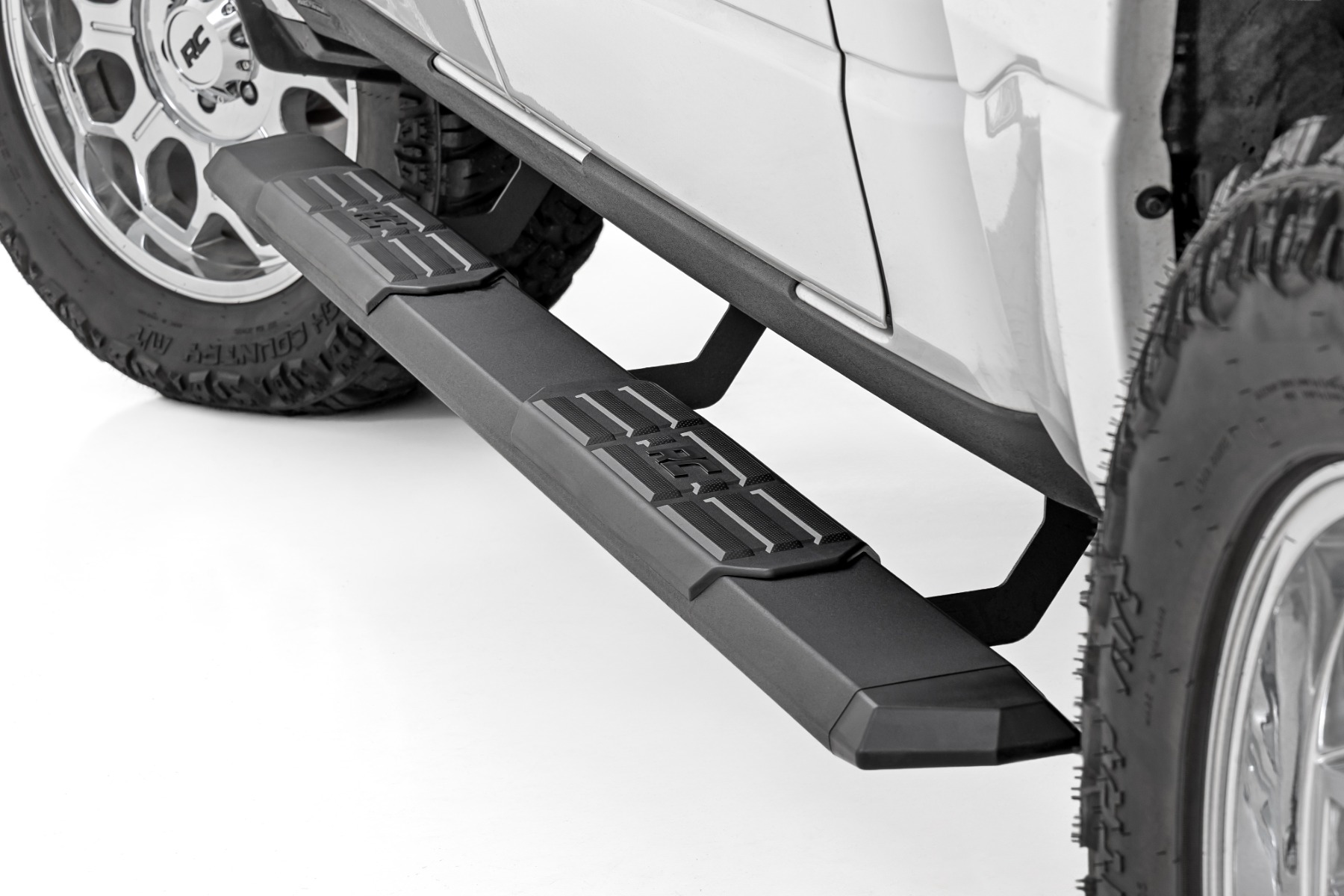 Rough Country TR2 Running Boards Ram 1500 (19-26)/1500 TRX (21-24)