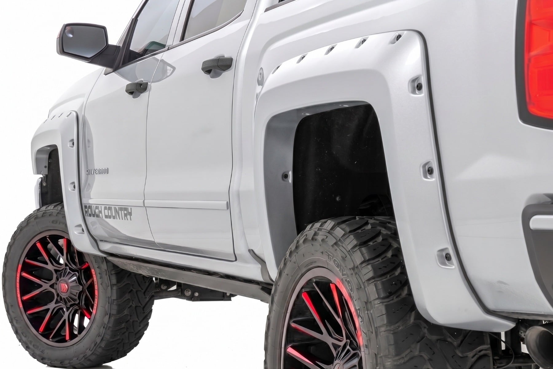 Rough Country Pocket Fender Flares 6’7″ & 8′ Bed GAN Silver Ice Metallic Chevy Silverado 1500 (14-18)/2500HD