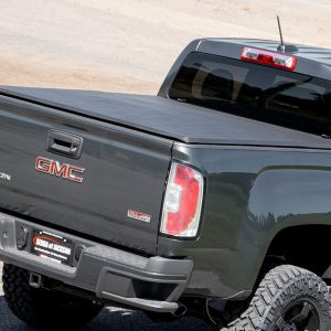 Rough Country Soft Tri-Fold Bed Cover 5′ Bed Chevy/GMC Canyon/Colorado 2WD/4WD (15-22)