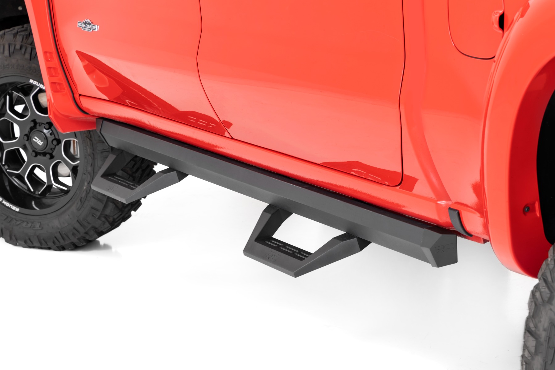 Rough Country SRX2 Adj Aluminum Step Crew Cab Chevy/GMC 1500/2500HD (19-26)