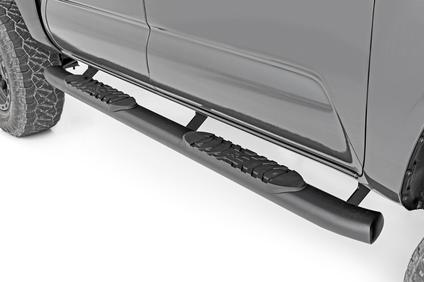Rough Country Oval Nerf Step Double Cab Black Toyota Tacoma 2WD/4WD (2005-2023)