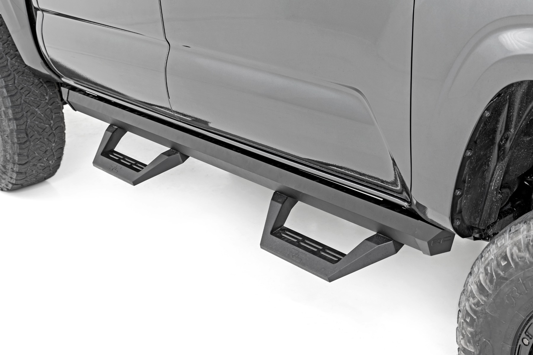 Rough Country SRX2 Adj Aluminum Step Double Cab Toyota Tacoma 2WD/4WD (2005-2023)
