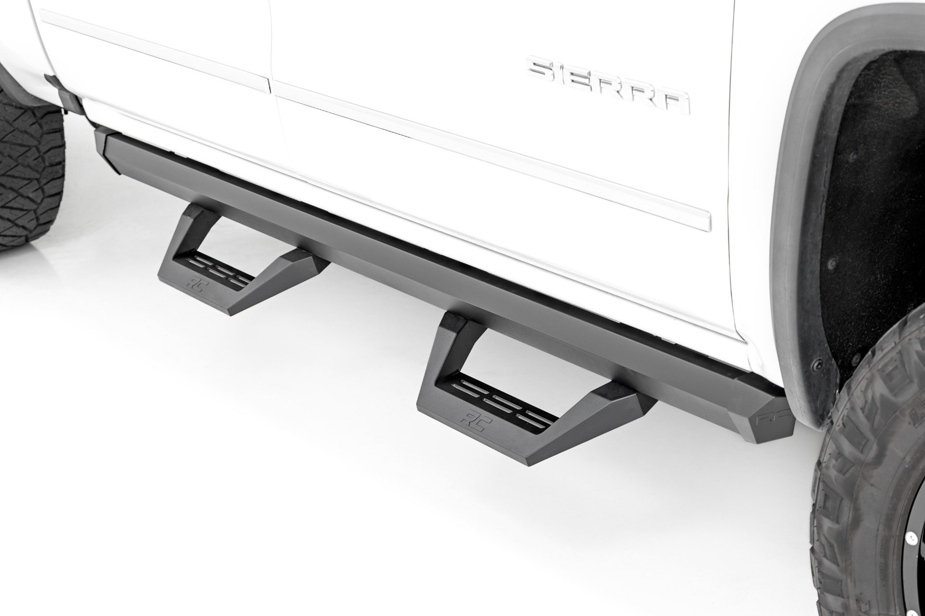 Rough Country SRX2 Adj Aluminum Step Crew Cab Chevy/GMC 1500/2500HD/3500HD (07-18 & Classic)