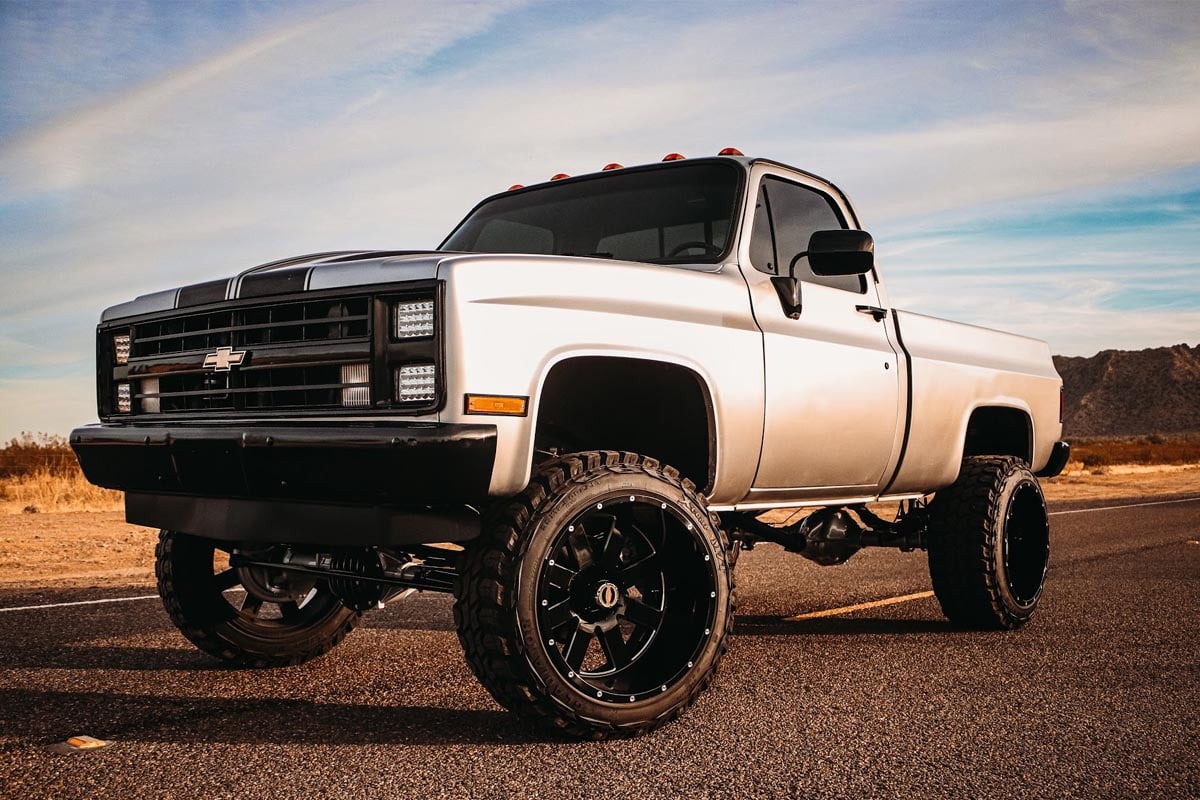 Rough Country 6 Inch Lift Kit 52″ RR Springs Chevy/GMC C10/K10 Truck & SUV/K5 Blazer (77-91)